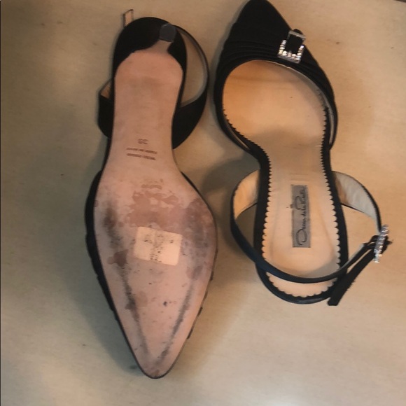 Oscar Del la Renta satin heels - Picture 6 of 6